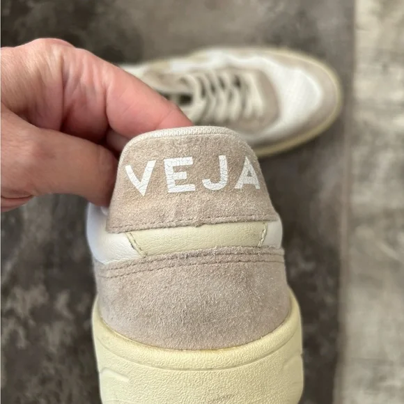 Veja Off-White and Tan Sneakers used need cleaning size 8 - Picture 2 of 8